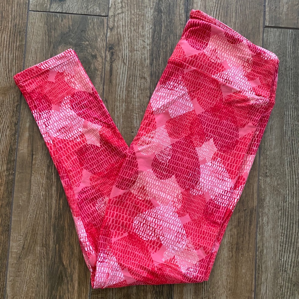 VALENTINE’S LULAROE LEGGINGS